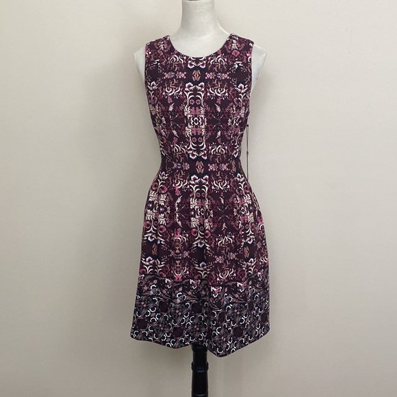 Vince Camuto Dresses & Skirts - NWT Vince Camuto Pocketed Floral Ombre Dress
